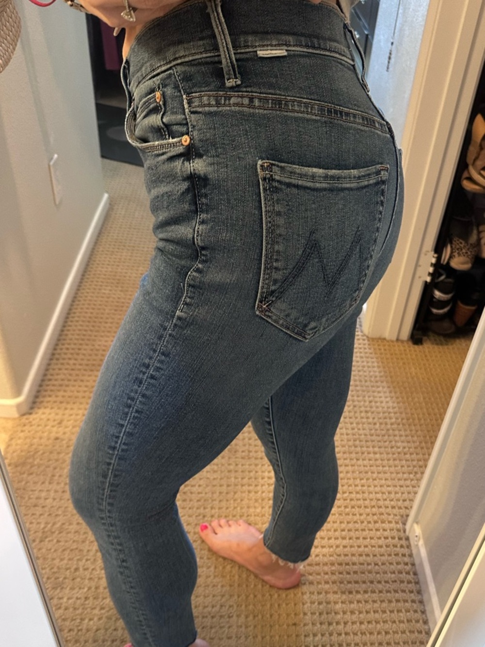 MOTHER High Rise Skinny Jeans Raw Hem Medium Wash Size 26 Looker Style) like new